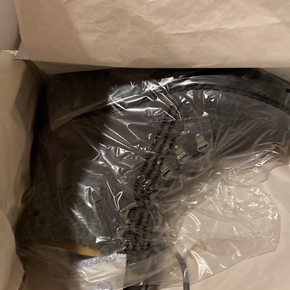 Marc Fisher faux fur hiker boots, never worn , dark grey. Still brand new - Picture 8 of 8